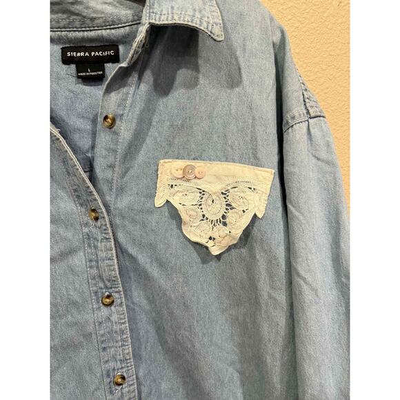 Women's Large Sierra Pacific button up - Picture 3 of 6